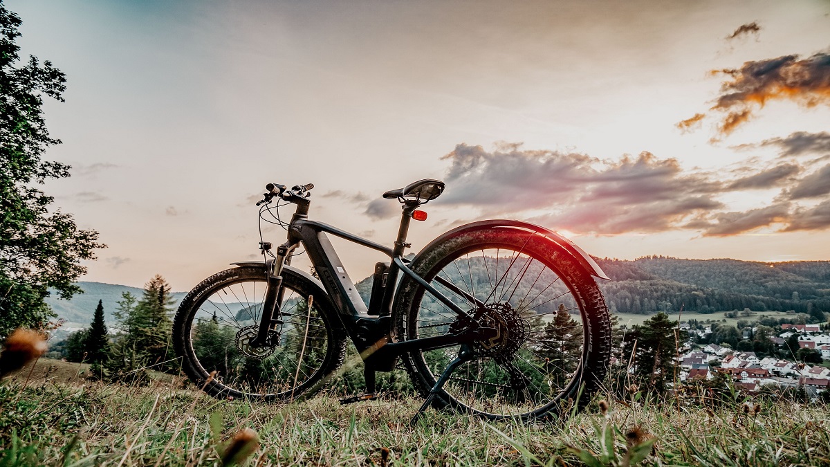 Best electric store cycle under 30000